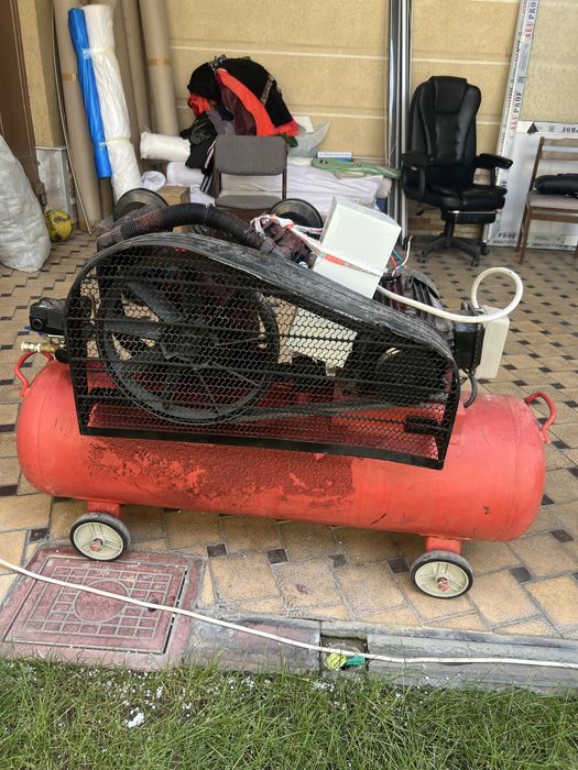 Компрессор сотилади 4kw