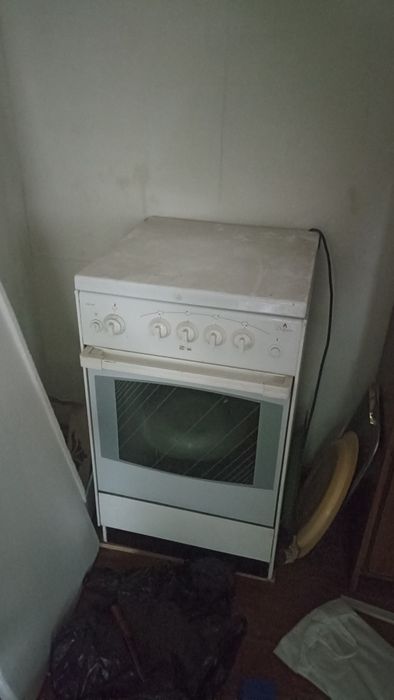 Продаю газовую плиту