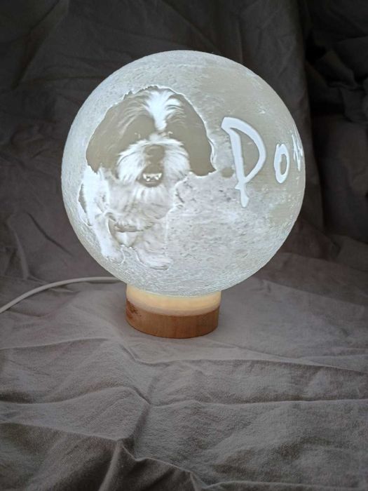 3D Нощна Лампа „Луна“ със Ваша Снимка – Персонализиран Подарък