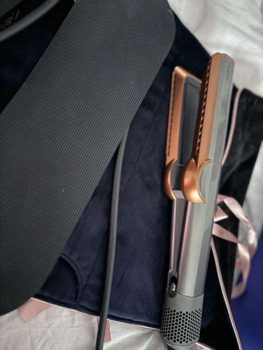 Dyson Airwrap + Airstrait
