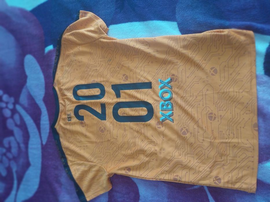 Vănd tricouri originale de fotbal disponibile toate  mărimile preț neg