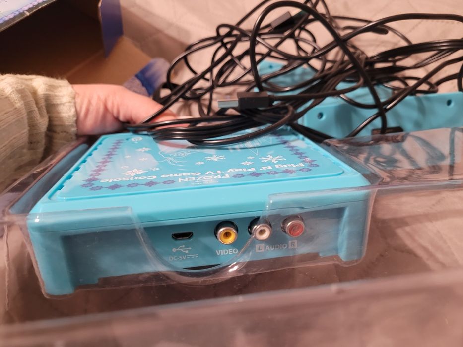 Конзола, 290 игри- Елза и Ана