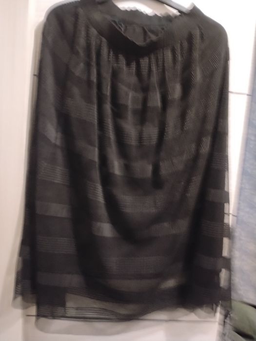 Fusta reserved. Eleganta, versatila, Nouă fără etichdta