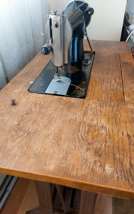 Ретро шевна машина -крачна UNION