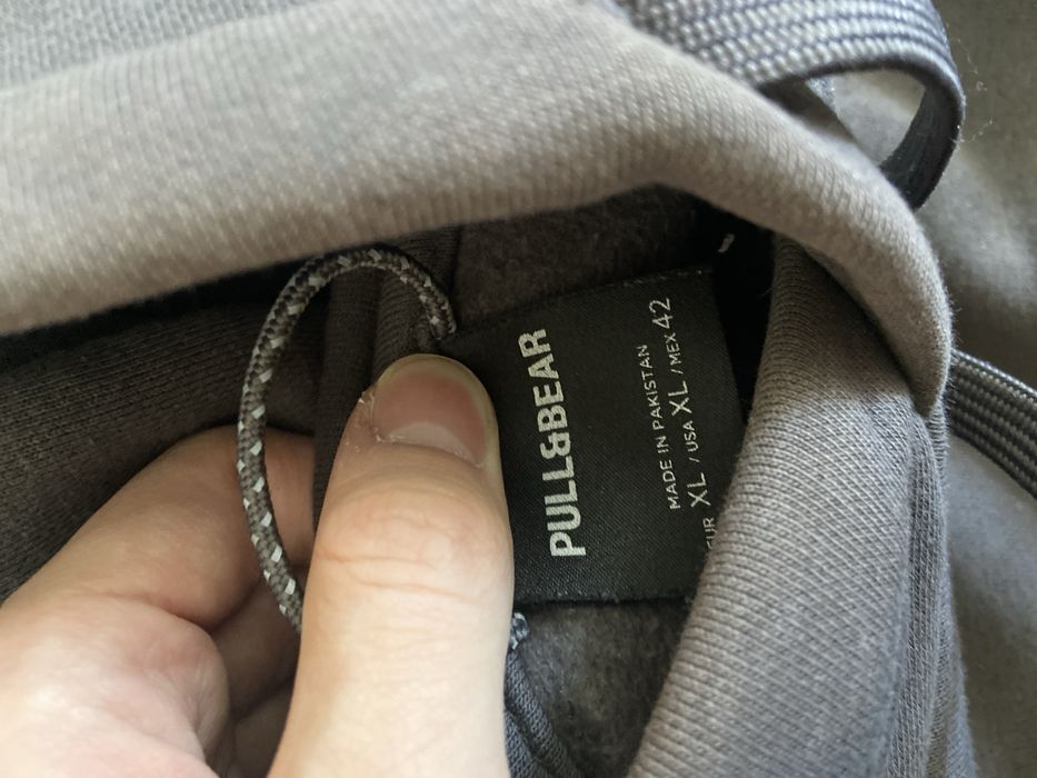 В продаже кофта Pull and Bear