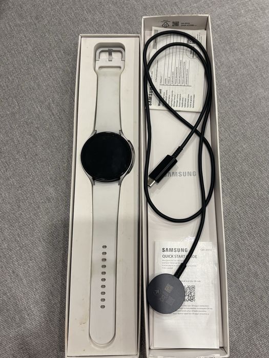 Смарт-часы Samsung Galaxy Watch 5