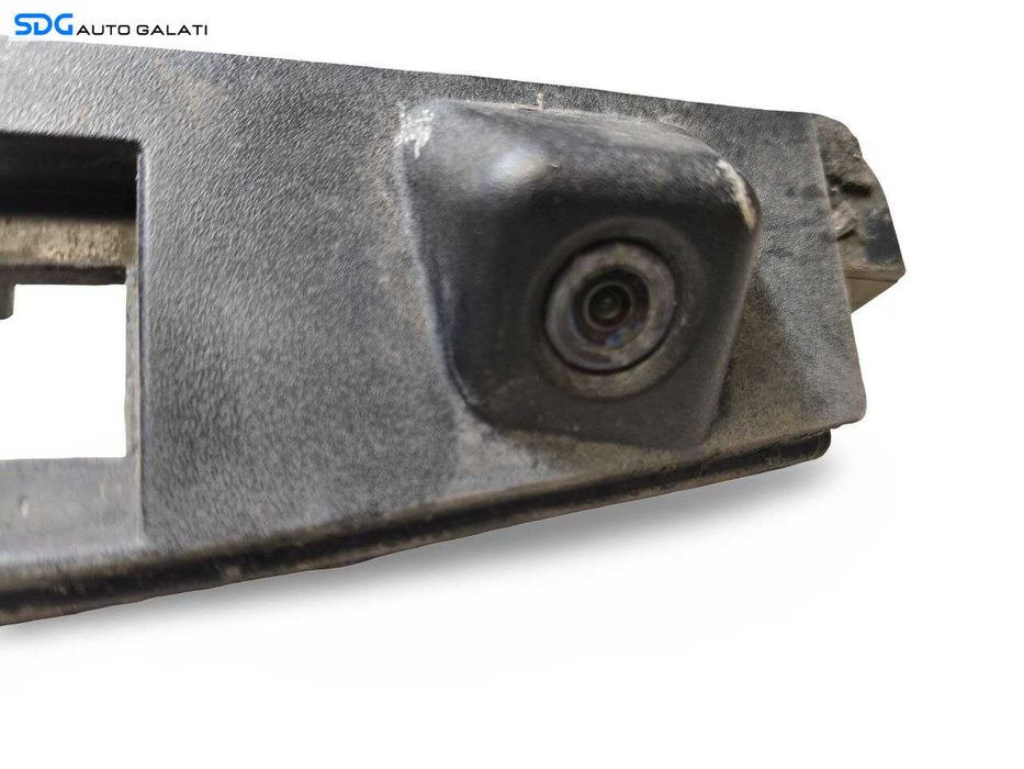 Maner Suport pentru Lampi cu Camera si Buton Switch Deschidere Haion Hayon Portbagaj Hyundai ix35 2009 - 2015 Cod 87372-2S000 [LS0948]