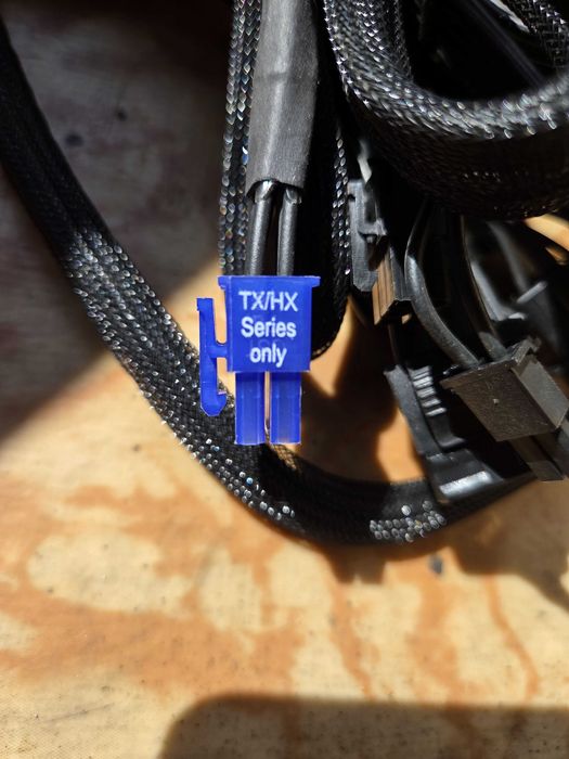 Захранване Cooler Master V1000 и кабели TX/HX серията