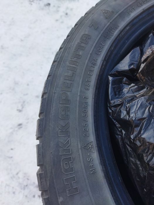 Нокиан 225/50/17 зимние