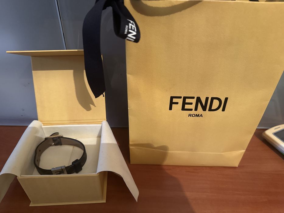 Fendi гривна