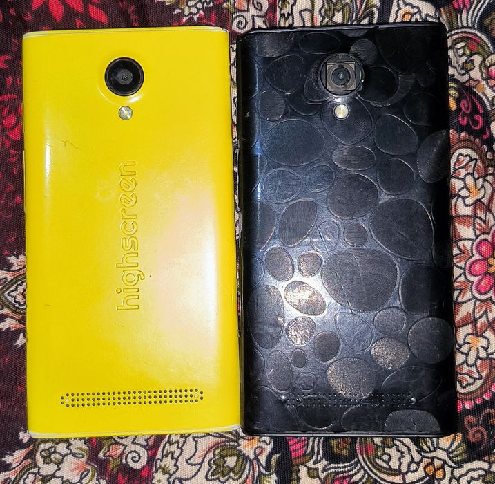 Навушник ва телефон сотилади