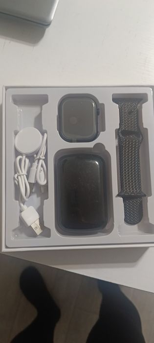 Продам смарт часы новые