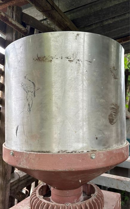 Moară electrică pentru cereale(sau măcinător de furaje)