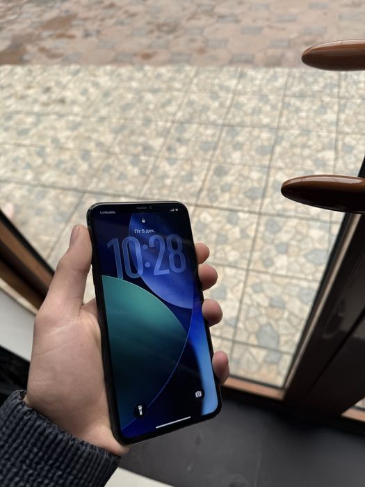 Iphone 11 pro max sotiladi yoki obmen