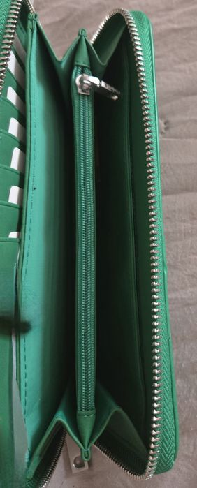 Нов дамски портфейл Desigual