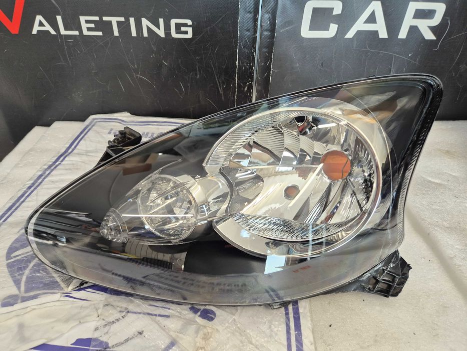 Фар фарове ляв Toyota Aygo AB10 AB20 AB30 far farove Тойота Айго