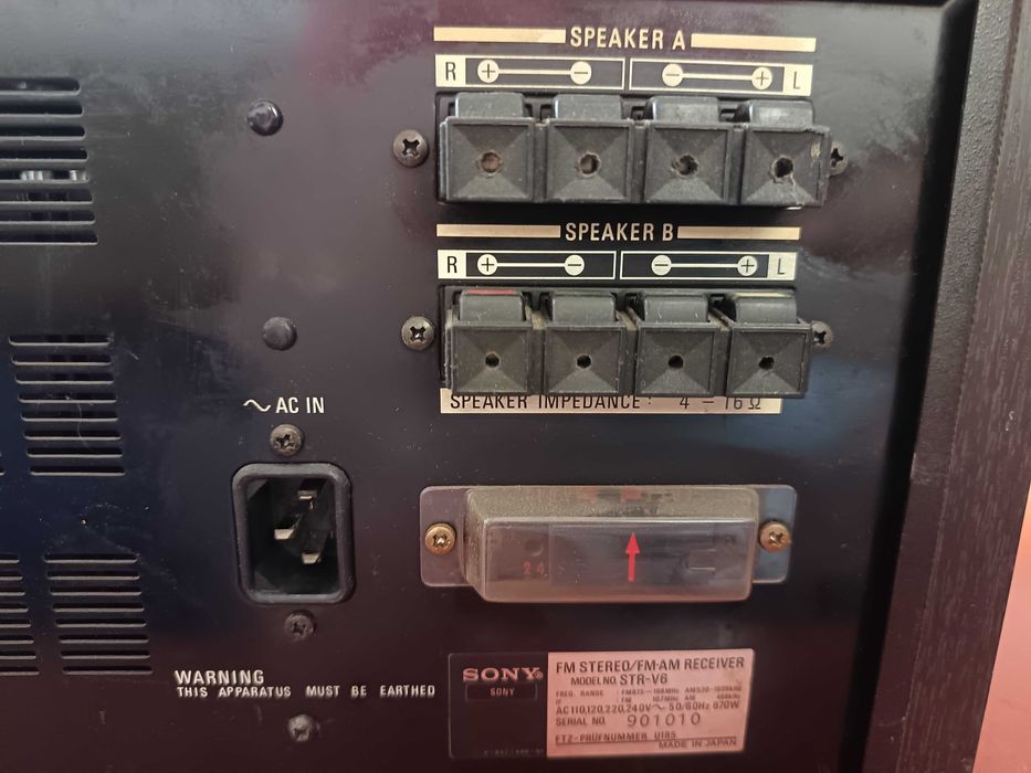 Продава се, усилвател Sony STR V6
