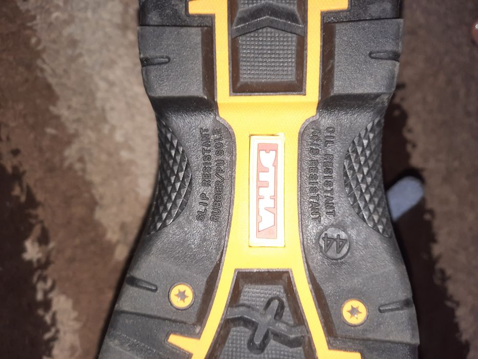 Продам мужские ботинки рабочие