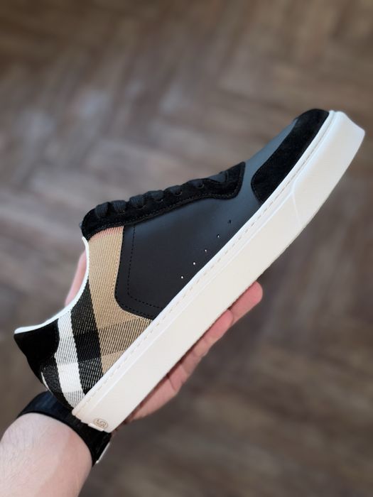 Pantofi Burberry marimea 45