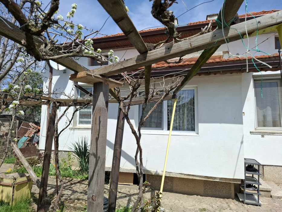 Къща под наем в Елин Пелин