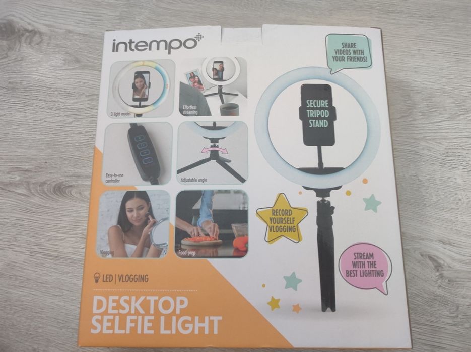 Лед  ринг  лампа