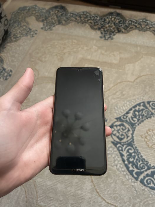 Продам телефон Huawei Y6