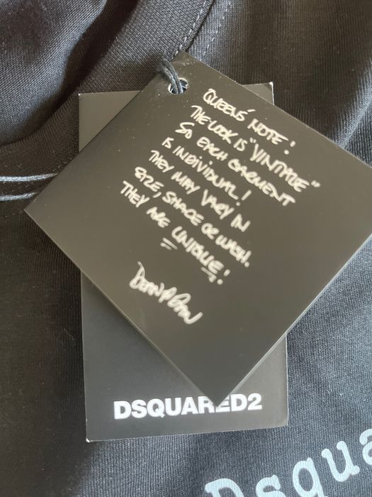 Dsquared2 тениска – черна с графичен дизайн
