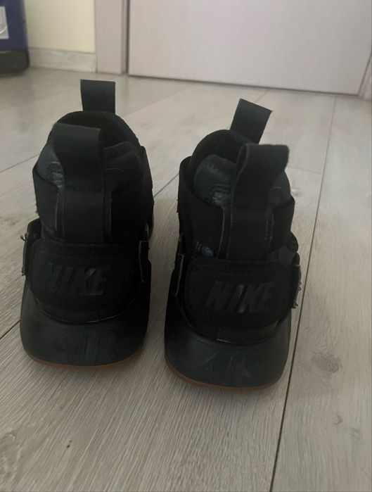 Дамски обувки Nike huarache city