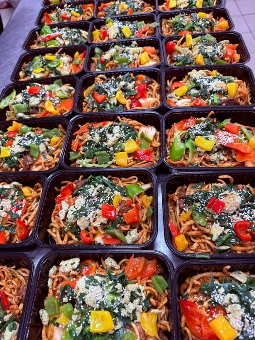 Доставка горячих обедов по городу Алматы