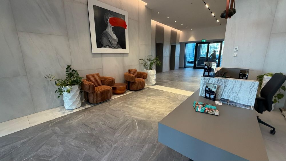 Proprietar \ ONE NORTH LOFTS \ Pozitionare Vest catre rep. PORSCHE