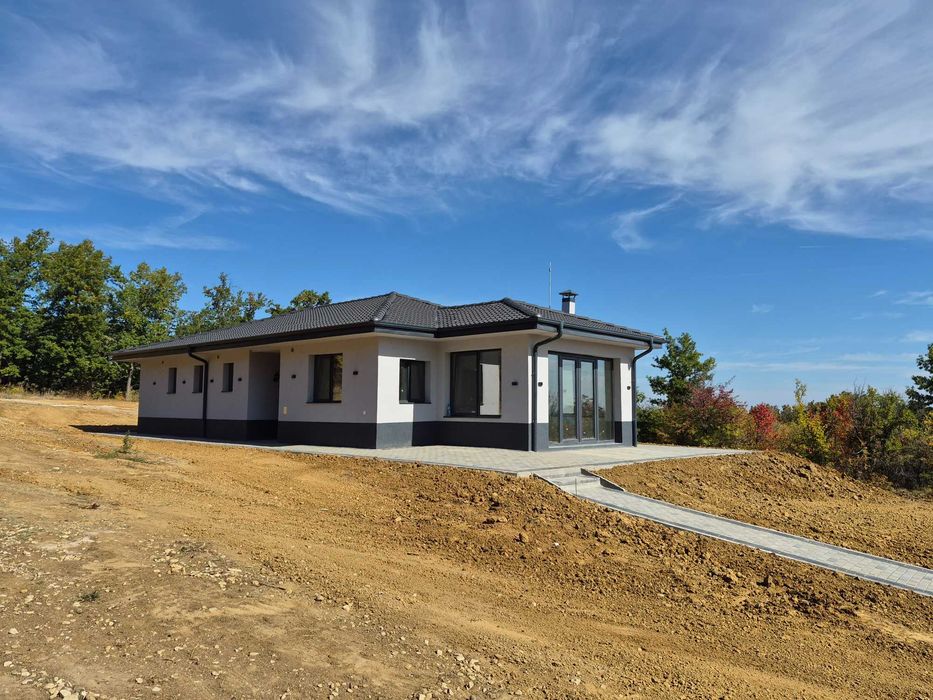 Продавам чисто нова къща в с. Керека,  общ. Дряново,  на 16 км. От Велико Търново