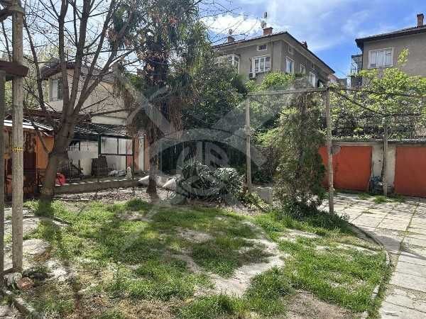 Продава се Етаж от къща в Пловдив, Център - 106 кв.м за 944 €/кв.м - Снимка #2