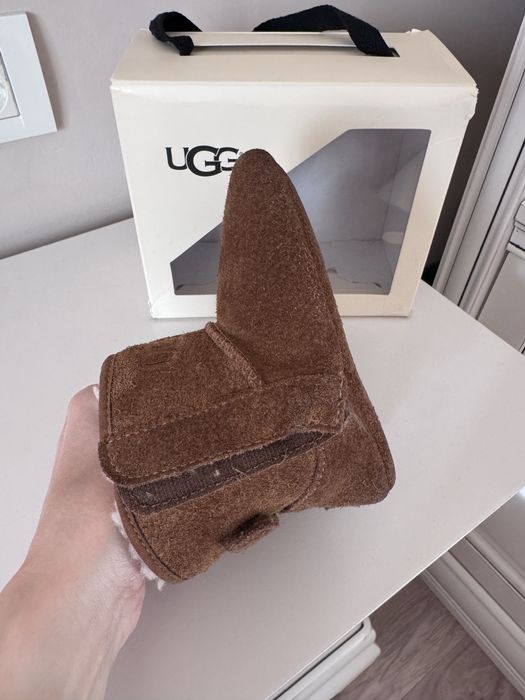 UGG-uri marimea 20.5