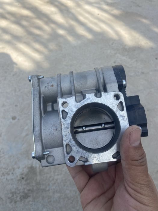 дроссельная заслонка ваз 2190