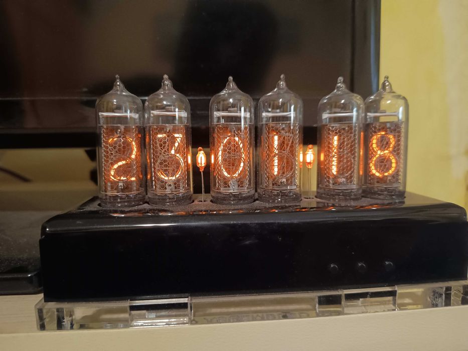 Ceas cu tuburi Nixie Millclock IN-14