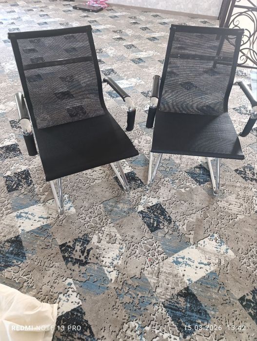 Продам офисные кресла