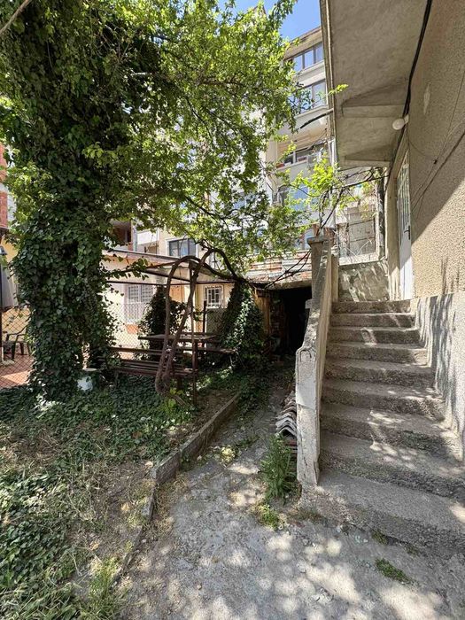 Продава се Тристаен апартамент в Бургас, Възраждане - 77 кв.м за 1949 €/кв.м - Снимка #16