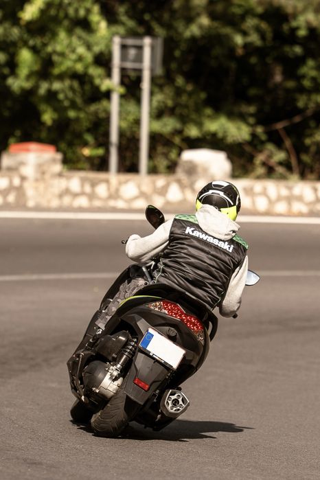 Kawasaki J125 (se poate conduce cu B125)