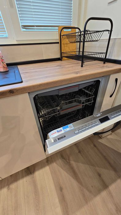 Дава се под наем Тристаен апартамент в Варна, ВИНС - 65 кв.м за 714 € - Снимка #4