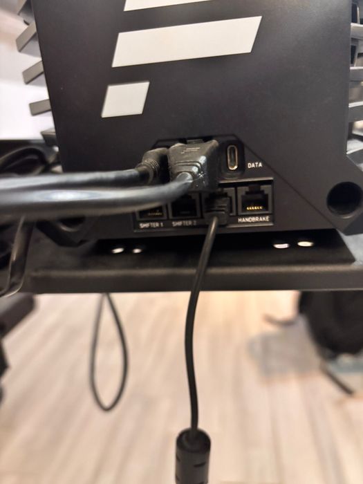 Set gaming cu volan si pedale plus suporti