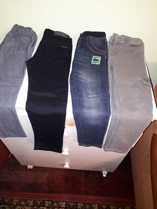 Pantaloni băieți 7-8 ani