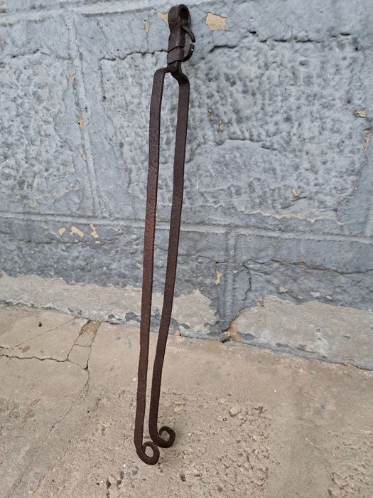 Стар ръчно кован дилаф маша