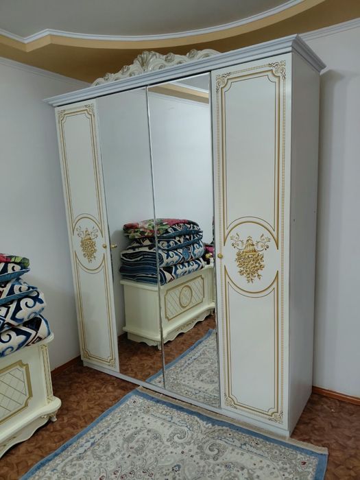 Спальный гарнитур