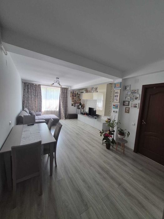 De vanzare Apartament 2 camere Rezidential Apusului - Rosu /2 locuri de parcare