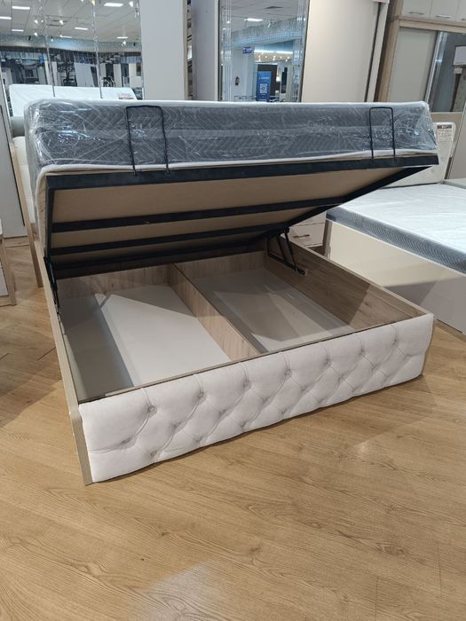 Кровать двухспальная