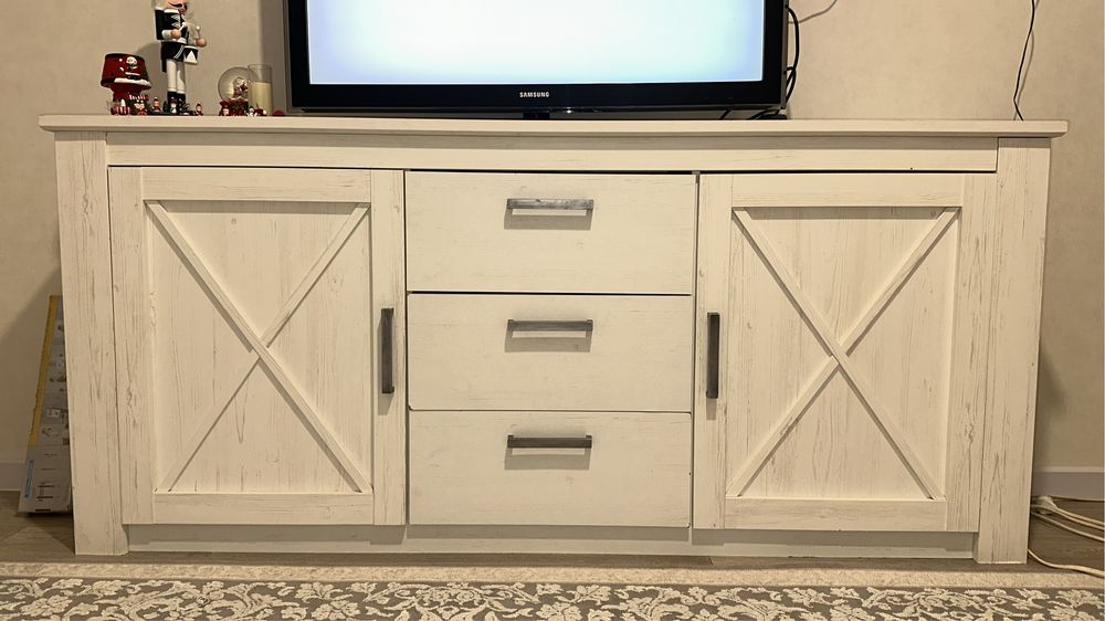 Камод под телевизор