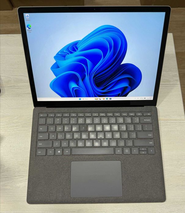 Microsoft  Surface Laptop 3 13.5” 2,5 K IPS Core I7-1065G7 16GB/256GB
