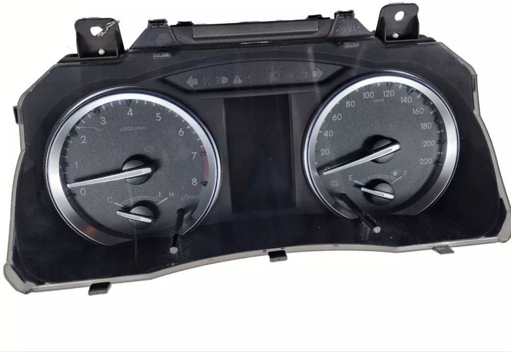 Toyota highlander  щиток панель приборов европеец в км