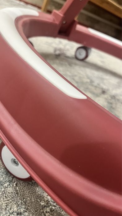 Ходунок детский красний