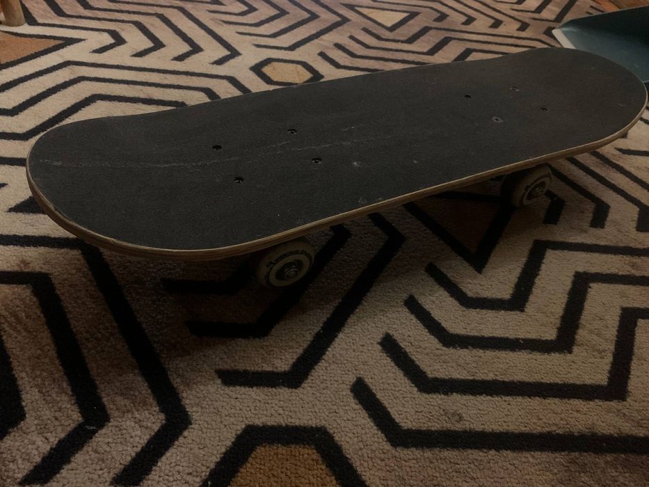 срочно продам скейт. использован 2-3раза